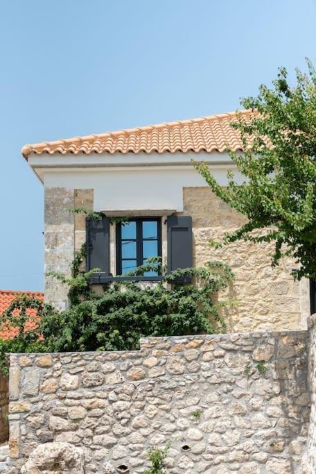 Villa Aiolia Kondoyenadha ภายนอก รูปภาพ