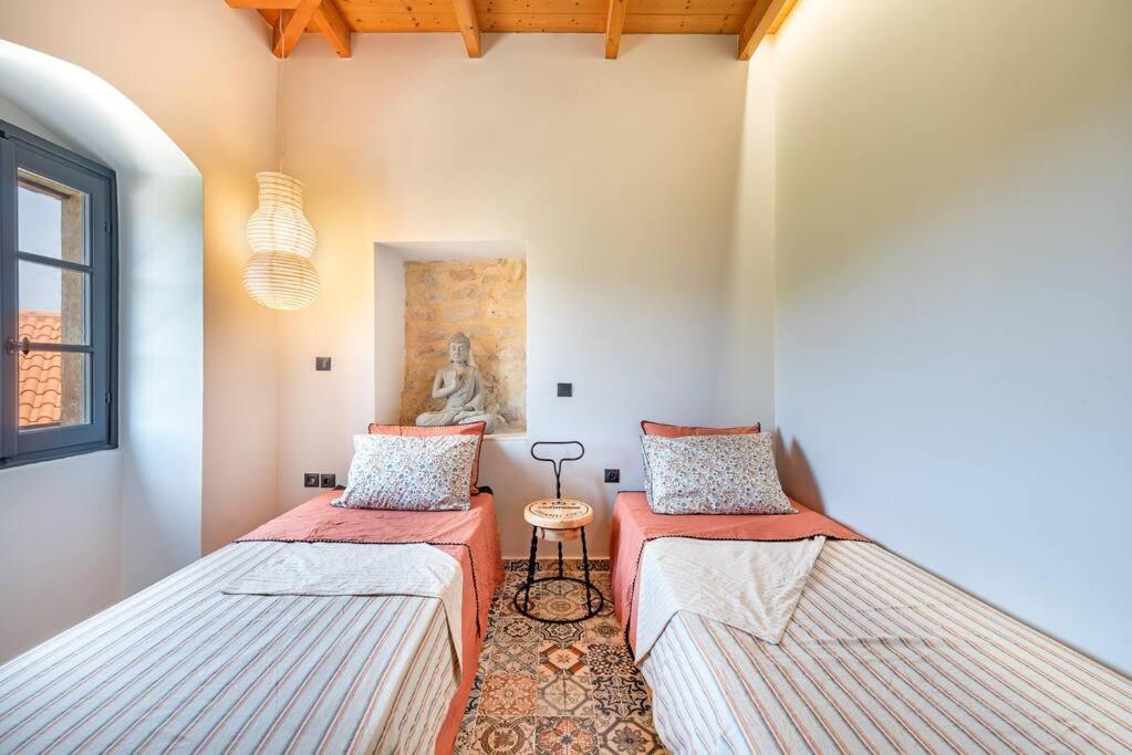 Villa Aiolia Kondoyenadha ภายนอก รูปภาพ