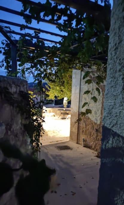 Villa Aiolia Kondoyenadha ภายนอก รูปภาพ