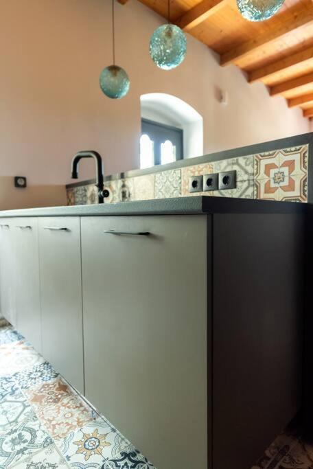 Villa Aiolia Kondoyenadha ภายนอก รูปภาพ